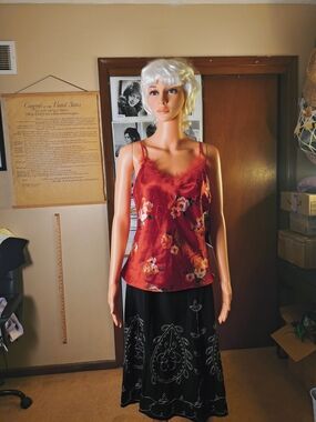 NWT Moon Dance Red Floral Satin Feather Trim Camisole Women’s M Y2K Cami